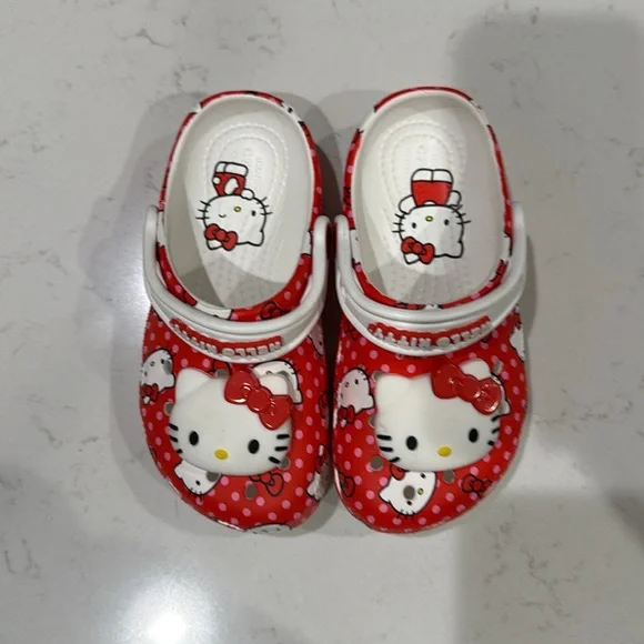 Hello Kitty Crocs - Picture 2 of 5